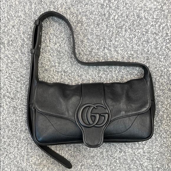 Gucci Black Pebbled Leather Shoulder Bag with GG Logo - Picture 2 of 5